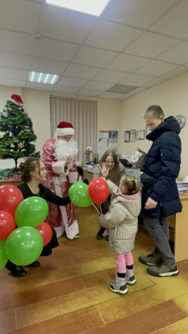 Congratulations to the children on the holiday! 2